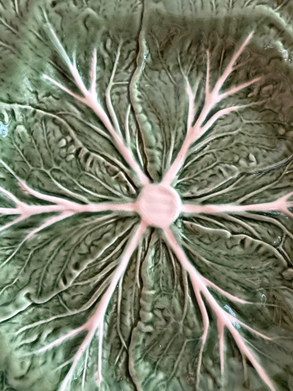 Bordallo Pinheiro NewCabbage leaves 12”Dinner/Charger/Serving Plate.Portugal